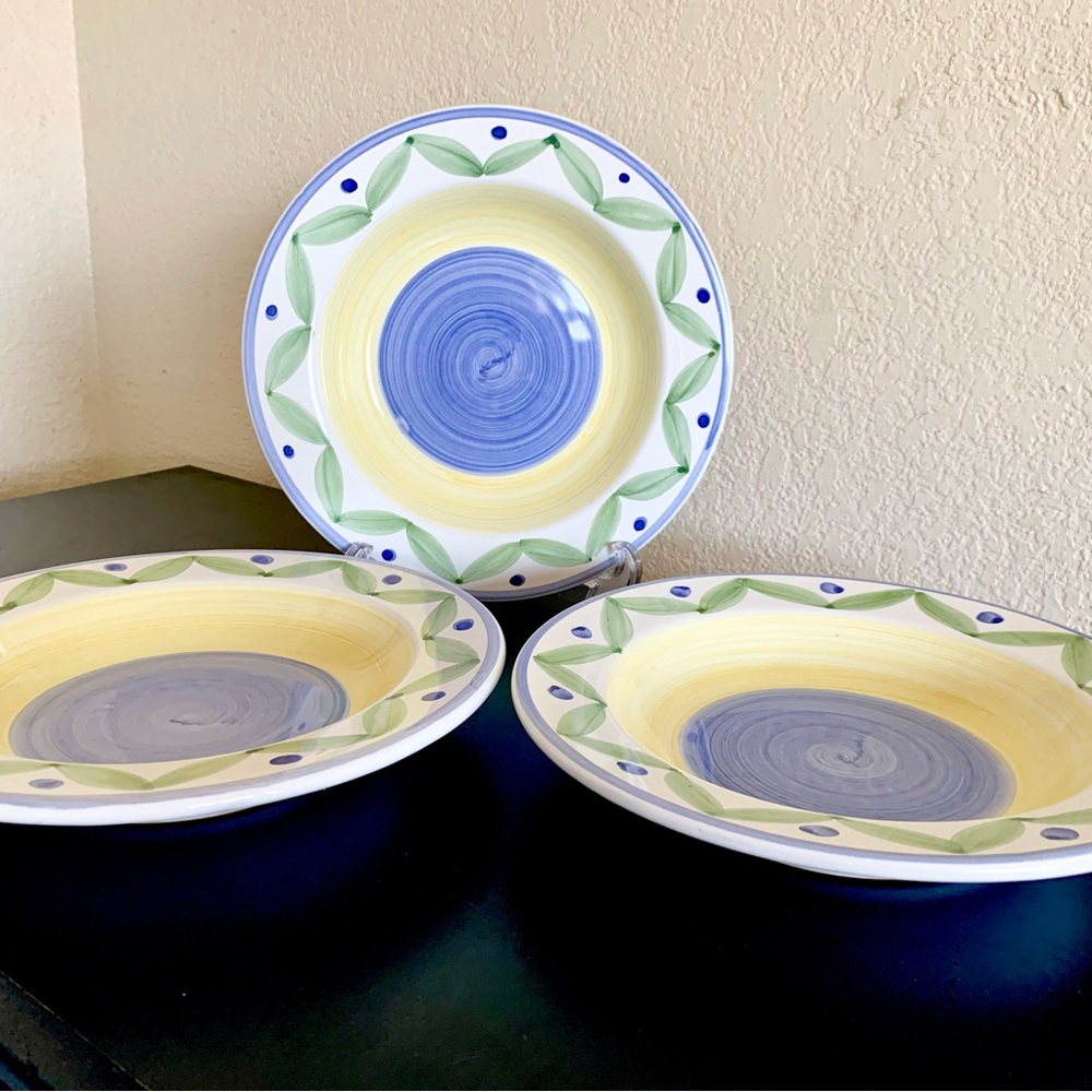 Williams Sonoma White Ceramic pasta bowls